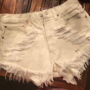 Levi Cutoffs White